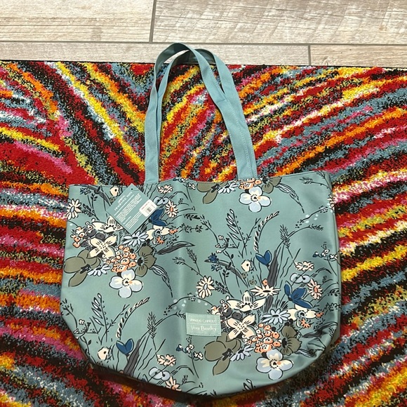 Vera Bradley Handbags - Yankee Candle Vera Bradley Spring Fragrance Tote NWT